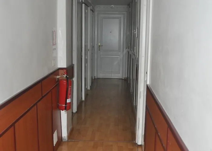 Beauty Hostel *